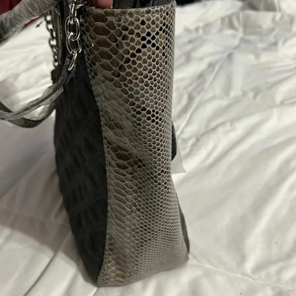 Chico’s Gray Faux-Snakeskin Trim Bag - Picture 7 of 7